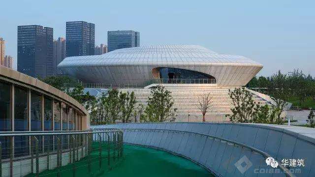 凹凸有致”地强化在地性——昆山电子展示馆和自行车展示馆的图8